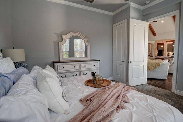 222 August Avenue, Shiner, TX 77984