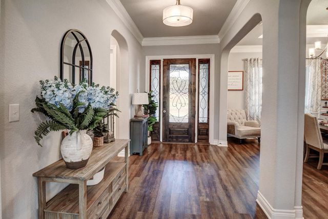 222 August Avenue, Shiner, TX 77984