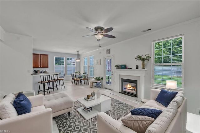 4267 White Cap CRST, Chesapeake, VA 23321