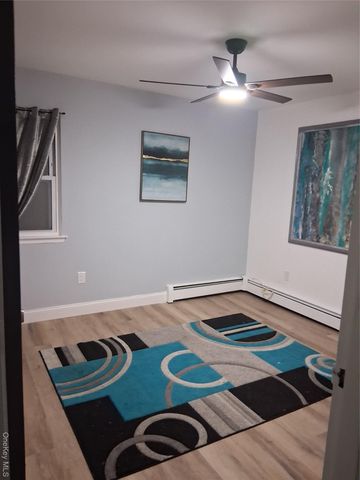 917 Sipp Avenue, East Patchogue, NY 11772