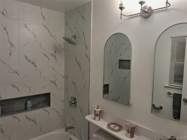 917 Sipp Avenue, East Patchogue, NY 11772