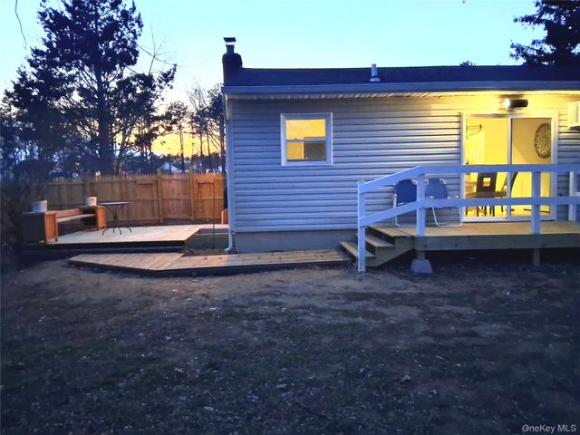 917 Sipp Avenue, East Patchogue, NY 11772