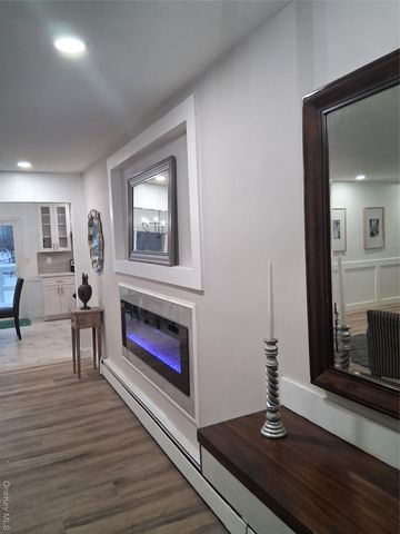 917 Sipp Avenue, East Patchogue, NY 11772