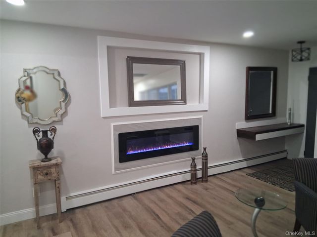 917 Sipp Avenue, East Patchogue, NY 11772