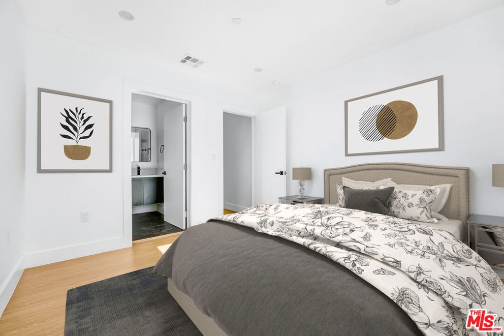 Image 9 of property listing at 1200 W 38th Street, Los Angeles, CA 90037