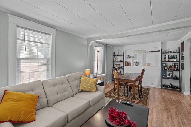 32 Houston Avenue, Newport, RI 02840