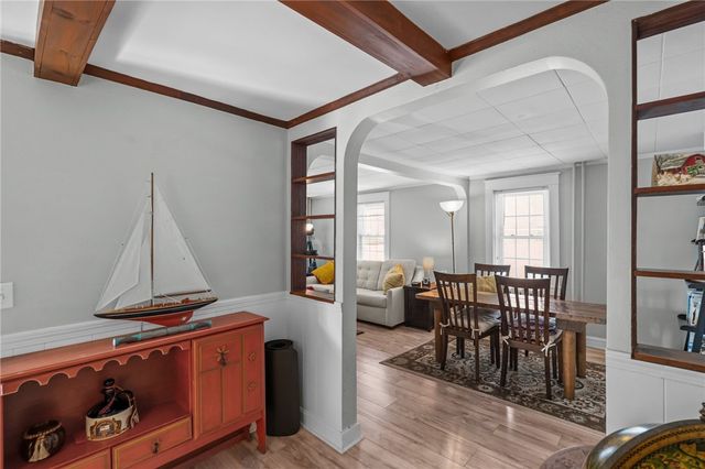 32 Houston Avenue, Newport, RI 02840