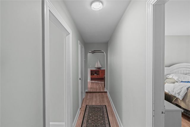 32 Houston Avenue, Newport, RI 02840