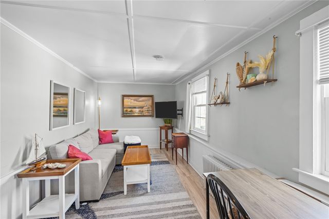 32 Houston Avenue, Newport, RI 02840