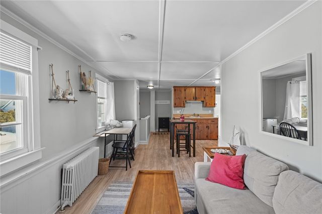 32 Houston Avenue, Newport, RI 02840