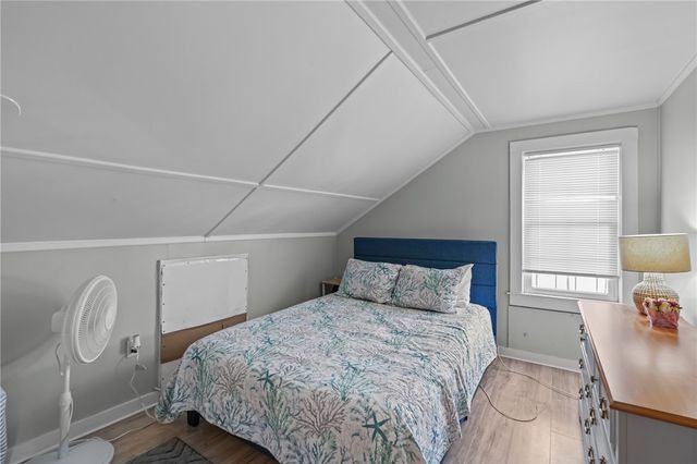 32 Houston Avenue, Newport, RI 02840