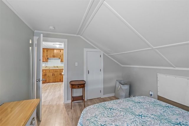 32 Houston Avenue, Newport, RI 02840