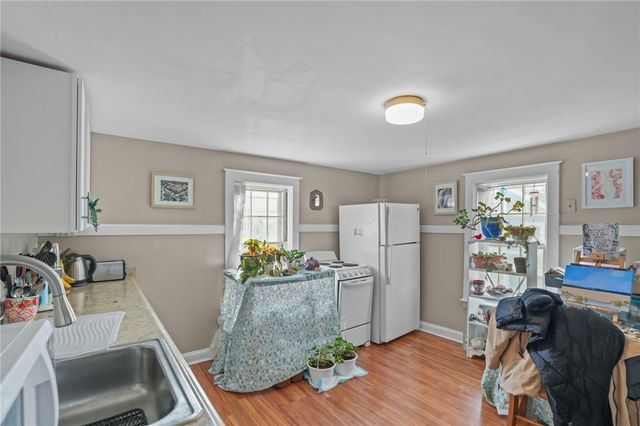 32 Houston Avenue, Newport, RI 02840