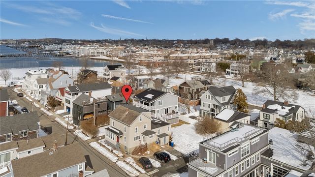 32 Houston Avenue, Newport, RI 02840