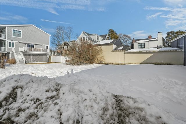 32 Houston Avenue, Newport, RI 02840