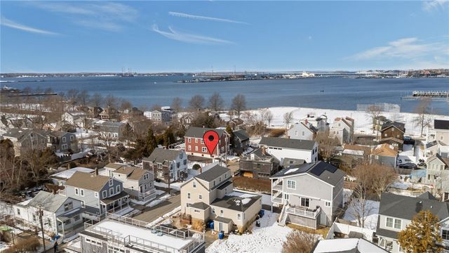 32 Houston Avenue, Newport, RI 02840