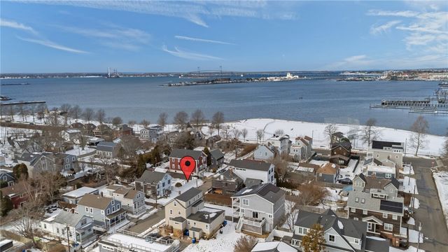 32 Houston Avenue, Newport, RI 02840