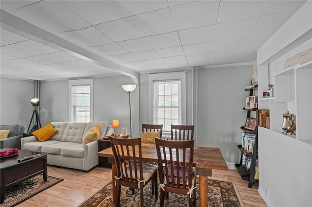 32 Houston Avenue, Newport, RI 02840