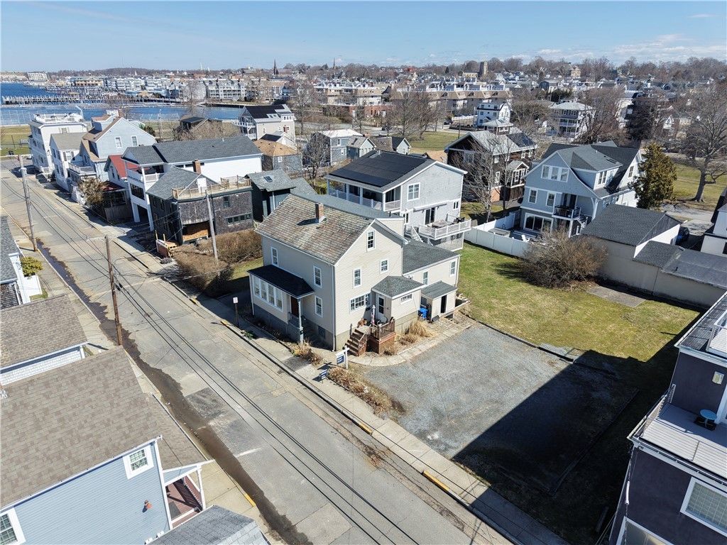 32 Houston Avenue, Newport, RI 02840