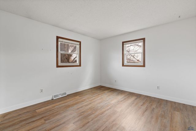 5514 SOLITAIRE DR, Rapid City, SD 57703