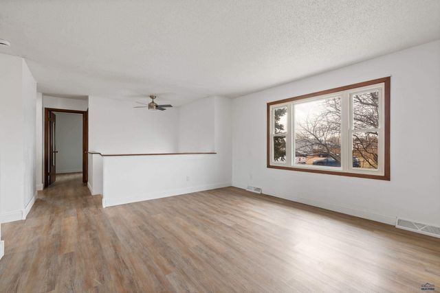 5514 SOLITAIRE DR, Rapid City, SD 57703