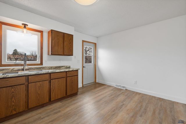 5514 SOLITAIRE DR, Rapid City, SD 57703