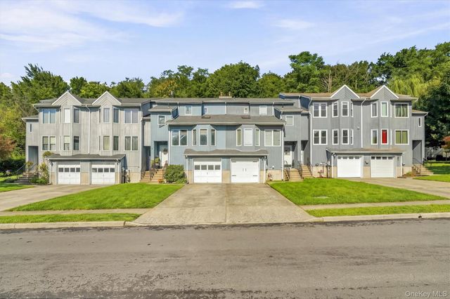 22 Mayer Drive, Middletown, NY 10940