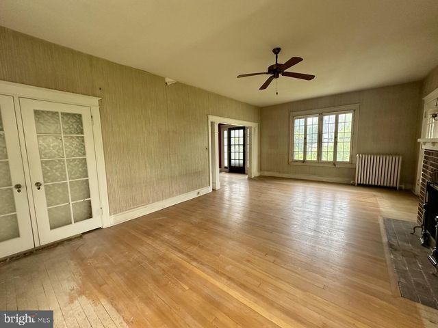 3814 KANAWHA ST NW, Washington, DC 20015