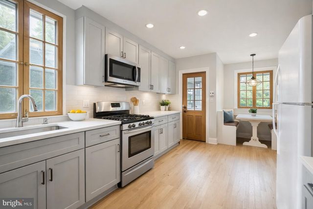 3814 KANAWHA ST NW, Washington, DC 20015