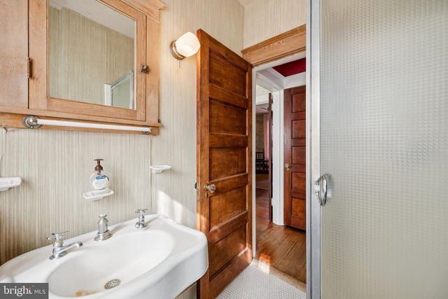 3814 KANAWHA ST NW, Washington, DC 20015