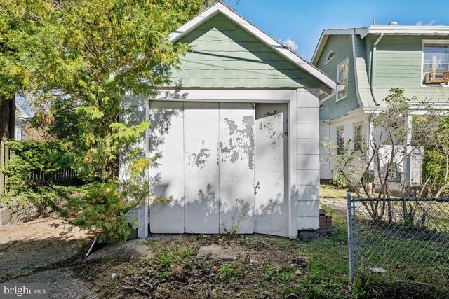 3814 KANAWHA ST NW, Washington, DC 20015