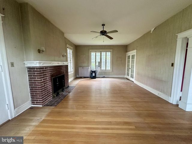 3814 KANAWHA ST NW, Washington, DC 20015