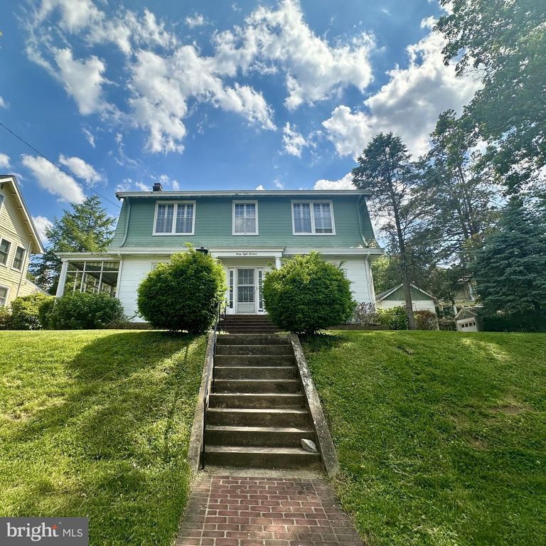3814 KANAWHA ST NW, Washington, DC 20015