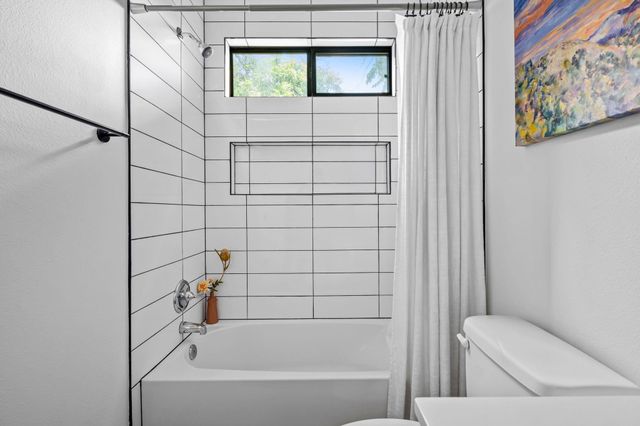 939 E 52nd ST 2, Austin, TX 78751