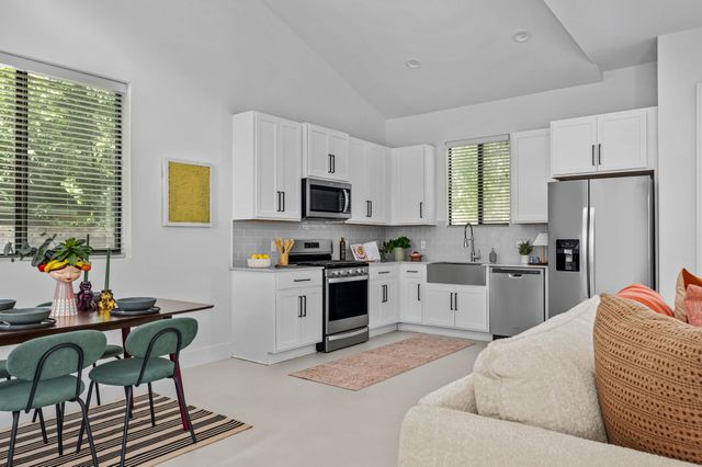 939 E 52nd ST 2, Austin, TX 78751