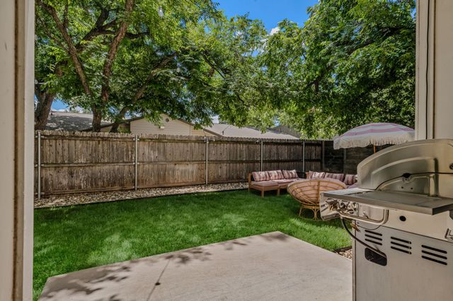 939 E 52nd ST 2, Austin, TX 78751