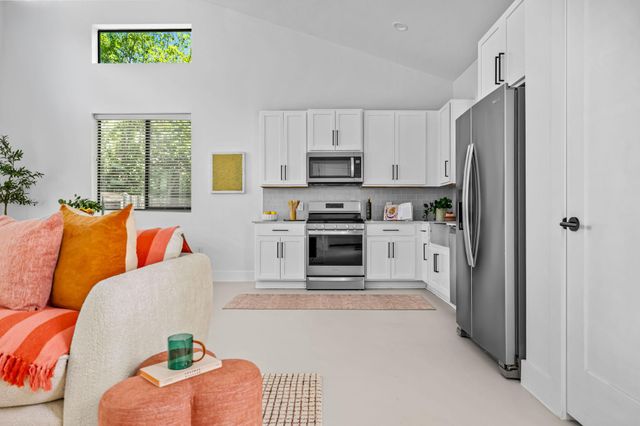 939 E 52nd ST 2, Austin, TX 78751