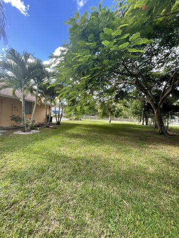 8251 Bowie Way, Lake Worth, FL 33467