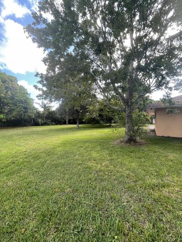 8251 Bowie Way, Lake Worth, FL 33467
