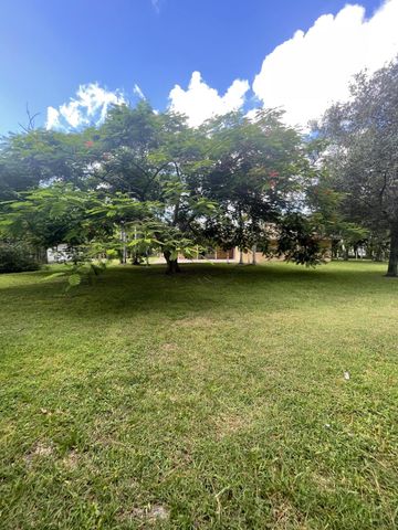 8251 Bowie Way, Lake Worth, FL 33467