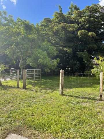 8251 Bowie Way, Lake Worth, FL 33467