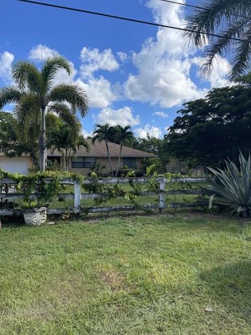 8251 Bowie Way, Lake Worth, FL 33467