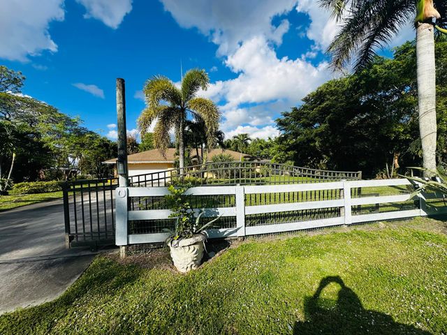 8251 Bowie Way, Lake Worth, FL 33467