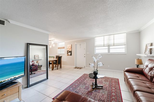 1811 Jefferson Street 304, Hollywood, FL 33020