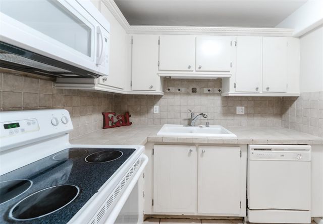 1811 Jefferson Street 304, Hollywood, FL 33020