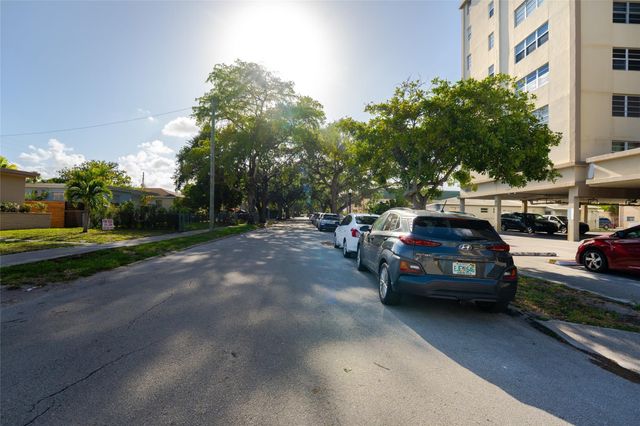 1811 Jefferson Street 304, Hollywood, FL 33020