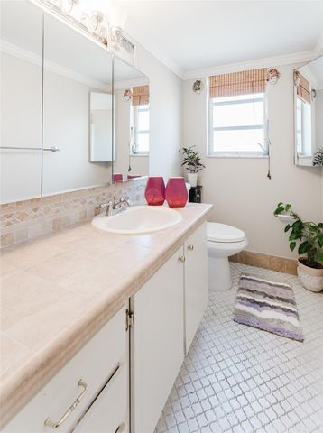 1811 Jefferson Street 304, Hollywood, FL 33020