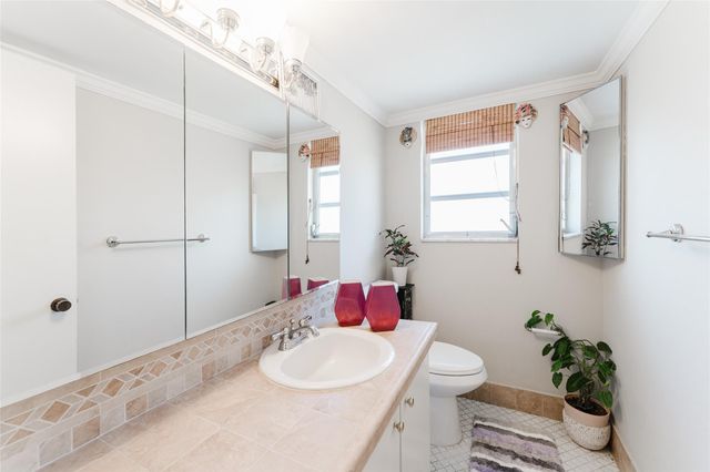 1811 Jefferson Street 304, Hollywood, FL 33020