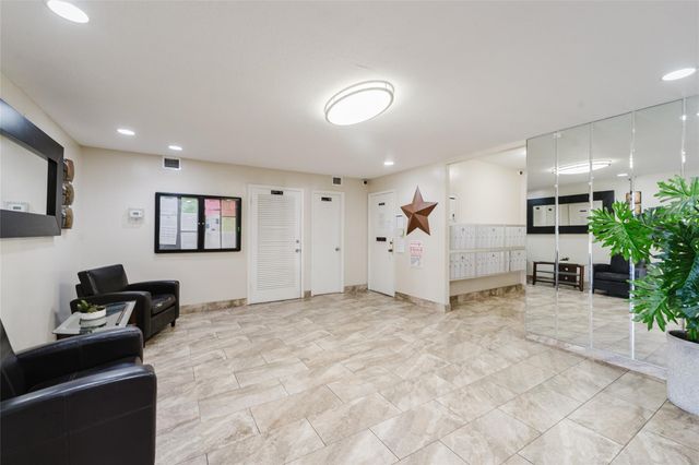 1811 Jefferson Street 304, Hollywood, FL 33020