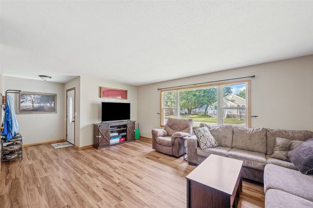 105 E North Street, Prairie City, IA 50228